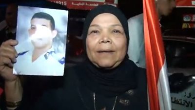 فيديو| رسالة مؤثرة من أم الشهيد ضياء فتحي خبير المفرقعات للرئيس السيسي