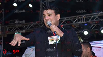 صور..محمود الليثي يشعل احتفالية المصريين بفوز السيسي في عابدين