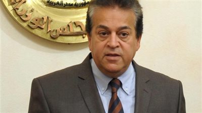 وزير التعليم العالى ينعى أسرة الروائي الكبير أحمد خالد توفيق