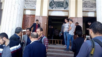 صور| توافد أهالي طنطا لتشييع جثمان 