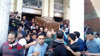 فيديو| تشييع جثمان العراب أحمد خالد توفيق من مسجد السلام بطنطا 