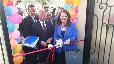 صور| وزيرة التضامن تفتتح حضانة ومركز رعاية أطفال التوحد بالمطرية
