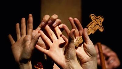 من أحد السعف حتى سبت النور.. أقباط مصر يحتفلون بأسبوع الآلام في رثاء آخر أيام المسيح على الأرض