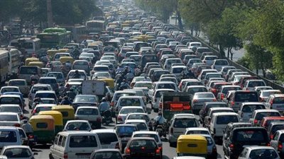  زحام بميدان العباسية ومحور الخليفة المأمون.. ومعدلات سير طبيعية بين محاور القاهرة والجيزة 