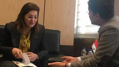 صور| النائب ضياء داود يلتقى وزيرة التخطيط لبحث مشاكل ارتفاع أسعار الأخشاب