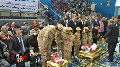 صور| محافظ بني سويف يكرم 83 من أسر الشهداء.. ويؤكد: أبناءكم في قلب السيسي