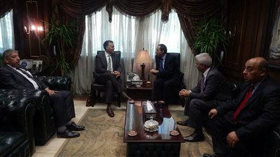 صور| وزير النقل يتابع أعمال تنفيذ مشروعات الطرق في غرب الإسكندرية 