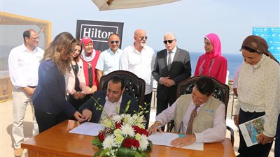محافظ جنوب سيناء يشهد توقيع اتفاقية لتدريب شباب وفتيات الصعيد على العمل الفندقي
