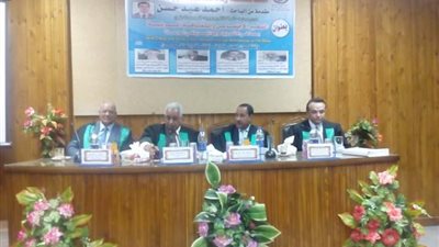 صور| آداب بني سويف تناقش رسالة دكتوراة بعنوان 
