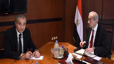 رئيس الوزراء يلتقي وزيري التموين والزراعة لمناقشة استعدادات شهر رمضان