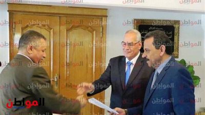 مساعد وزير الداخلية لأمن وسط الصعيد يكرم مدير مباحث الوادي الجديد 