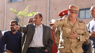 صور| محافظ الإسكندرية: رفع درجة الاستعداد القصوى عقب انهيار عقار مصطفى كامل 
