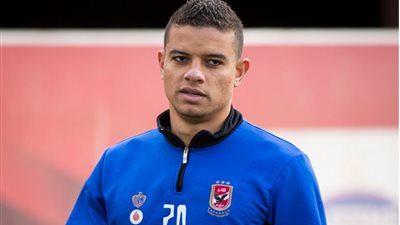 ثنائي الأهلي يغيب عن لقاء سموحة