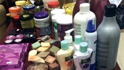 ضبط مستحضرات تجميل مجهولة المصدر بالسيدة زينب