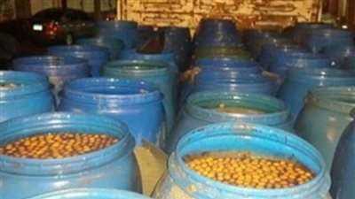 ضبط 930 كيلو مخللات فاسدة بالخليفة