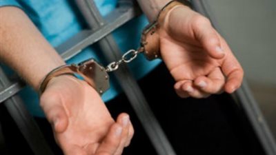 حبس عاطل تعدى على موظف بمطواة بالبساتين