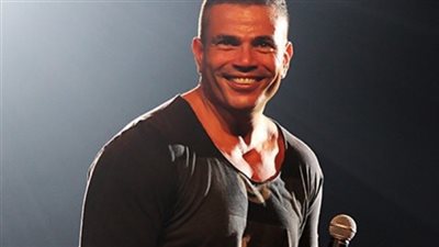 عمرو دياب يروج لحفله الغنائي عبر السوشيال ميديا