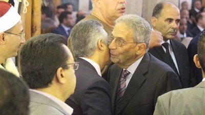 عمرو موسى وفتحي سرور ومحافظ القاهرة في عزاء زوجة وكيل النواب 