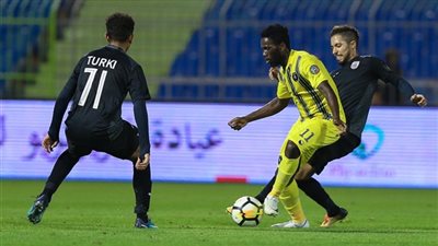 شوط أول إيجابي بين التعاون والشباب