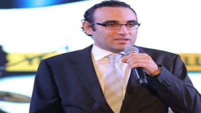 محمد الدماطي يكرم الفائزين في مهرجان الفنون الأول بالأهلي