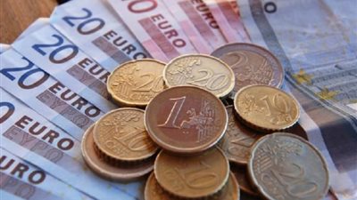 استقرار أسعار صرف اليورو أمام الجنيه في بداية تعاملات اليوم