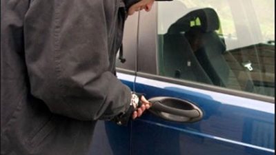 ضبط أحد الأشخاص وبحوزته سيارة ملاكي مُبلغ بسرقتها في المرج