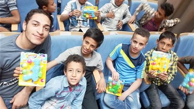 فيديو وصور| في احتفالية يوم اليتيم.. جمعية مصر الجديدة توزع الهدايا على الأطفال الأيتام