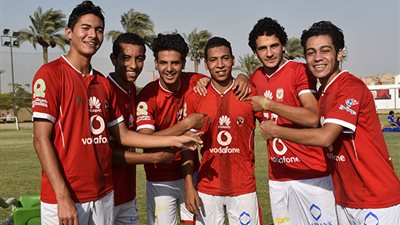 أبوالمجد: لاعبو 2001 يوقعون على العقود في حضور زيزو
