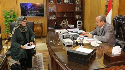 محافظ دمياط يتابع الموقف التنفيذى لمشروعات إنشاء المدارس