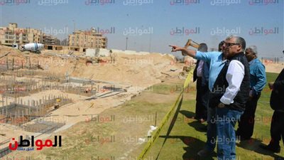أبو ريدة يتفقد العمل في مشروع المبنى الجديد