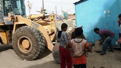 صور| قبل شم النسيم.. استمرار تجميل شوارع وميادين المراغة 