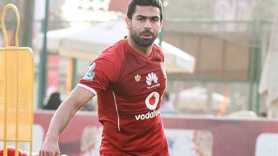الثلاثاء| أحمد فتحي ينتظم في مران الأهلي