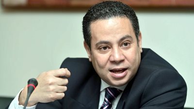 وزير قطاع الأعمال يعلنها: الأجانب ليس لهم مكان فى شركات الأدوية الحكومية