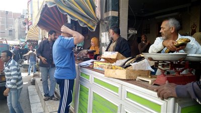 محافظ الغربية: التفتيش على مصانع تدخين الأسماك والرنجة وفحص الإنتاج أول بأول 