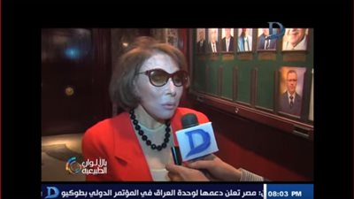 فيديو| لبنى عبد العزيز عقب تكريمها: سعيت لأكون أم مثالية في بلد غريبة وربيت بناتي  كمصريات