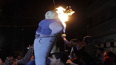  السوايسة يحتفلون بأعياد الربيع بحرق 