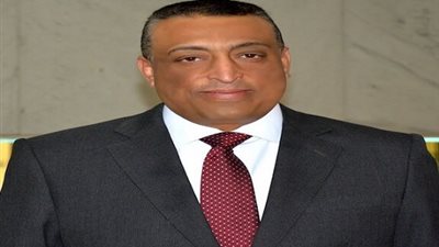 عميد آداب طنطا يهنئ الأخوة الأقباط بعيد القيامة المجيد