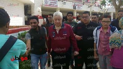 مرتضي منصور يقوم بضرب فرد الأمن 