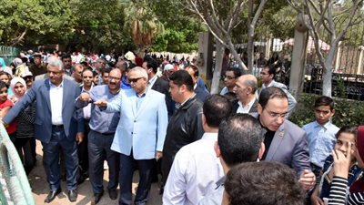 صور| محافظ الشرقية يشارك المواطنين المواطنين احتفالات شم النسيم 2018