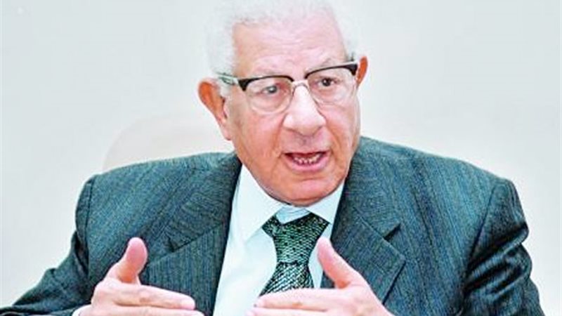 مكرم محمد أحمد 