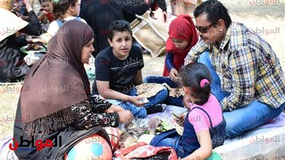 صور| بوابة المواطن ترصد احتفالات المصريين في شم النسيم في القناطر الخيرية 