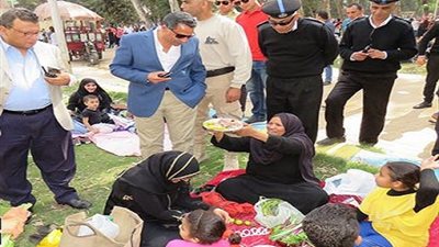 صور| مدير أمن الإسماعيلية يتفقد تأمينات الحدائق والمتنزهات والأماكن العامة