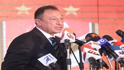 محمود الخطيب في ألمانيا لإجراء جراحة في العمودي الفقري