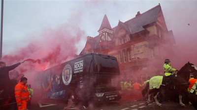 تشديدات أمنية بمحيط ملعب الاتحاد قبل مواجهة مانشستر سيتي وليفربول