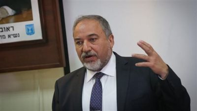 ليبرمان يشيد بانتهاكات قواته في قطاع غزة وقتلهم للأبرياء