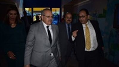 صور| وصول رئيس جامعة القاهرة لمستشفى أبو الريش