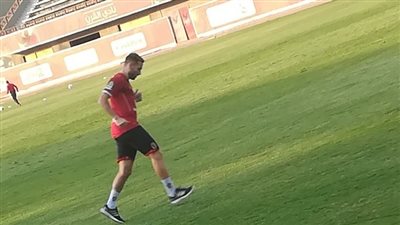 صور| معلول يظهر في مران الأهلي بنيولوك جديد