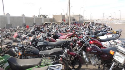 حملات مرورية مكبرة لضبط السيارات والدراجات البخارية المخالفة بالجيزة