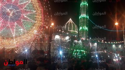 صور| محيط مسجد السيدة زينب مكتمل العدد احتفالًا بالمولد