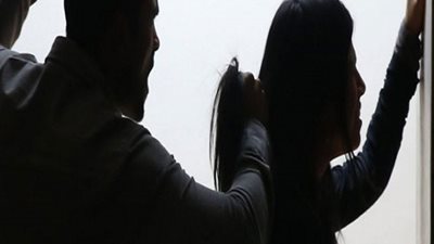 جبروت امرأة.. طعنت زوجها وكشفها شقيقه أمام النيابة 